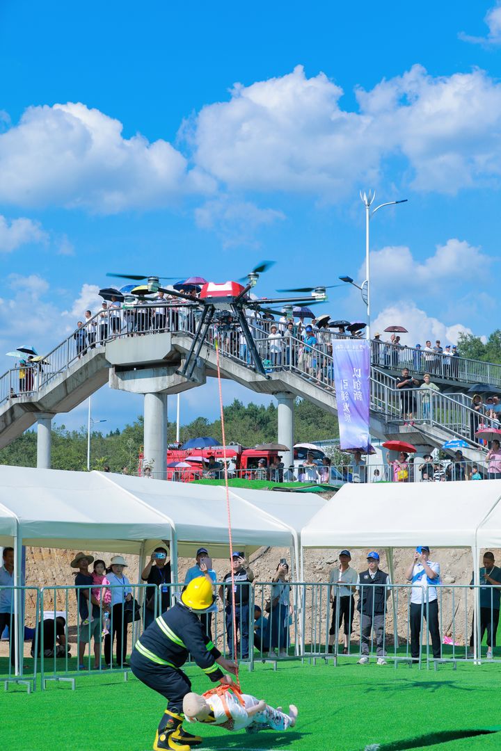 低空飞行应急场景实景演练。