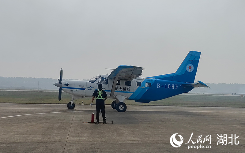 2024低空| 湖北开通首批低空短途客运航线 99元可以从武