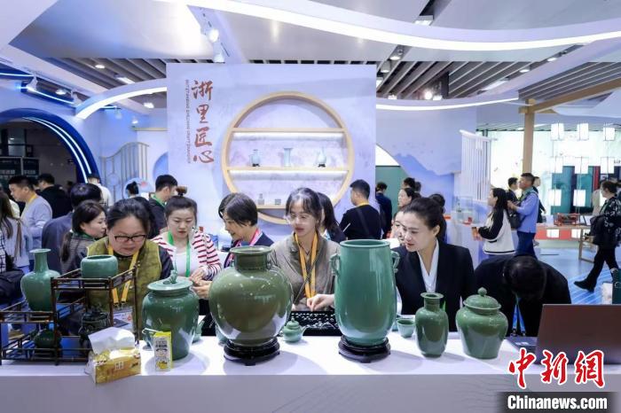 低空经济报2025： 探新机寻合作 浙江组建“买手团”再赴进博之约