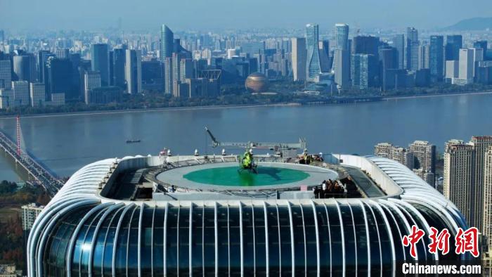 2025低空经济： 杭州首个空中航站楼启用 市民可体验“低空巴士”