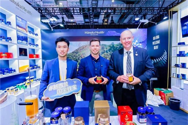 突破活性瓶颈，定义行业新高 —— 蜜纽康全球限量巅峰麦卢卡蜂