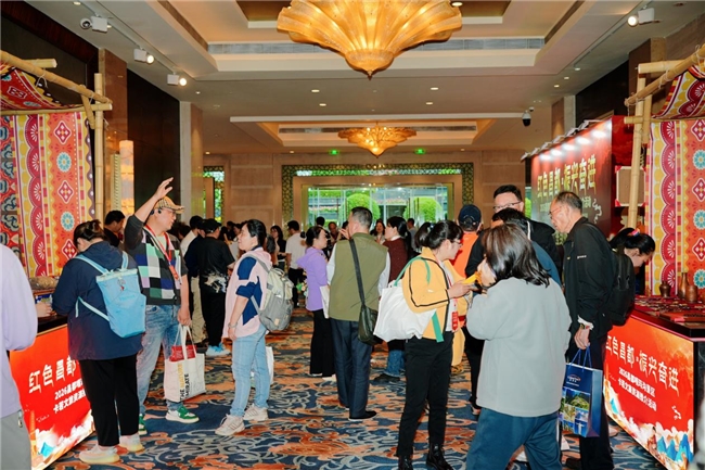 “红色昌都,振兴奋进”2026年昌都嘎玛沟景区卡若文旅资源推介会-成都站圆满举行(图5)